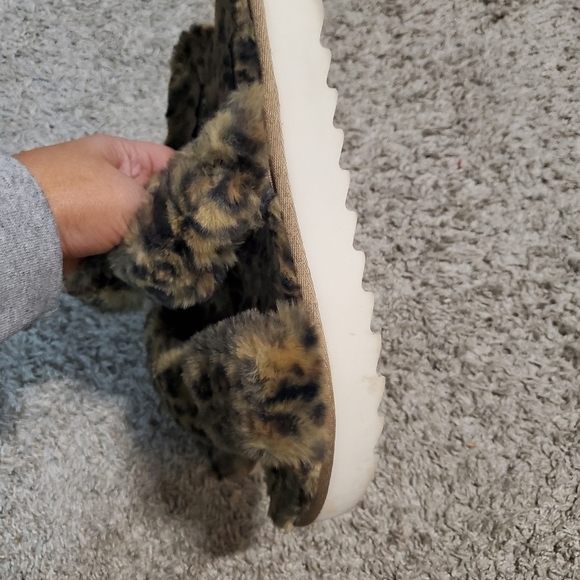 ANIMAL Print Koolabura By UGG Cozy Furry Slides - Picture 3 of 9